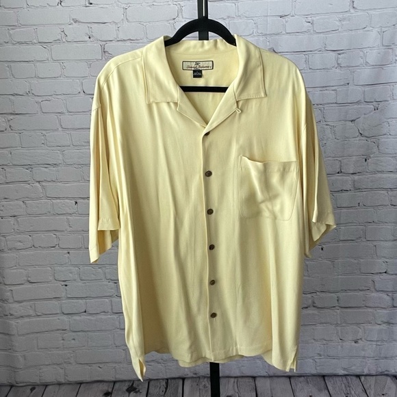 Men's Tommy Bahama 100% Silk Yellow Camp Shirt Size Large - Picture 1 of 3